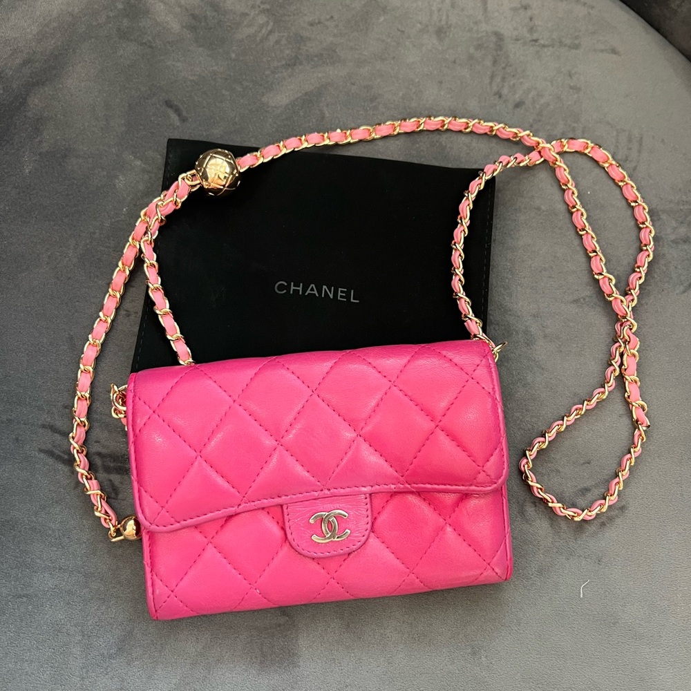 CHANEL Pink Quilted Crossbody Bag with Gold Chain